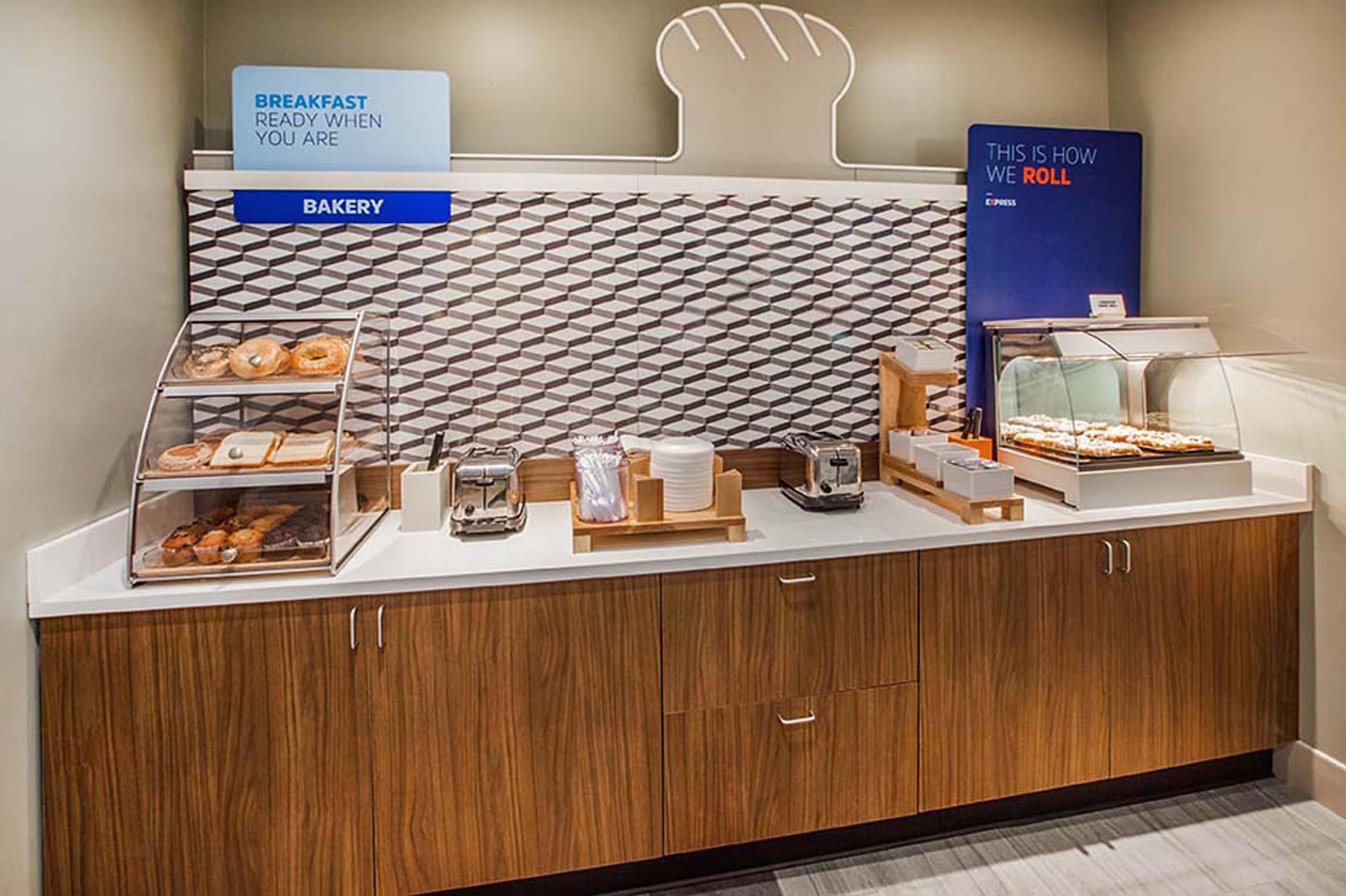 Holiday Inn Express & Suites Bay City By Ihg Eksteriør bilde